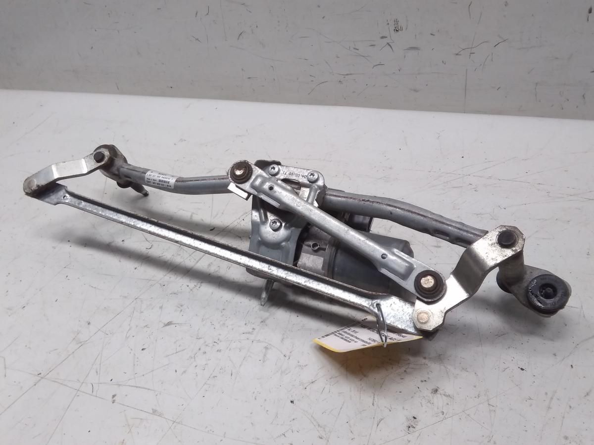 Audi A3 8P Facelift original Wischermotor vorn mit Wischergest&auml;nge Bj.2010