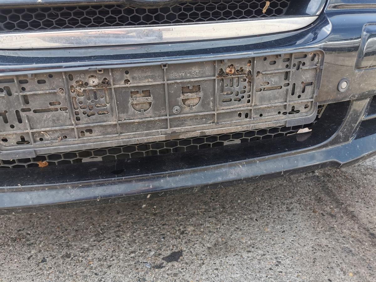 Hyundai Trajet FO Stosstange Stossfänger bumper vorn NSW Ebony Black BESCHÄDIGT
