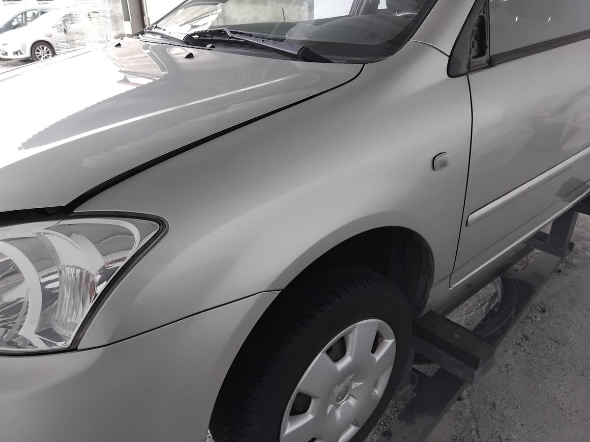 Toyota Corolla E12 original Kotflügel vorn links englische Produktion BJ2004