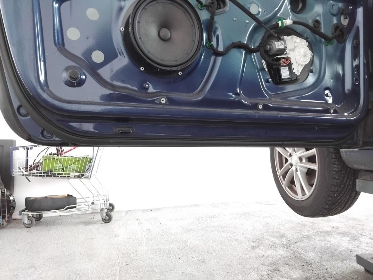 VW Golf 5 1K T&uuml;r vorn links Fahrert&uuml;r 3-t&uuml;rig LD5Q Shadow Blue Metallic BJ2008