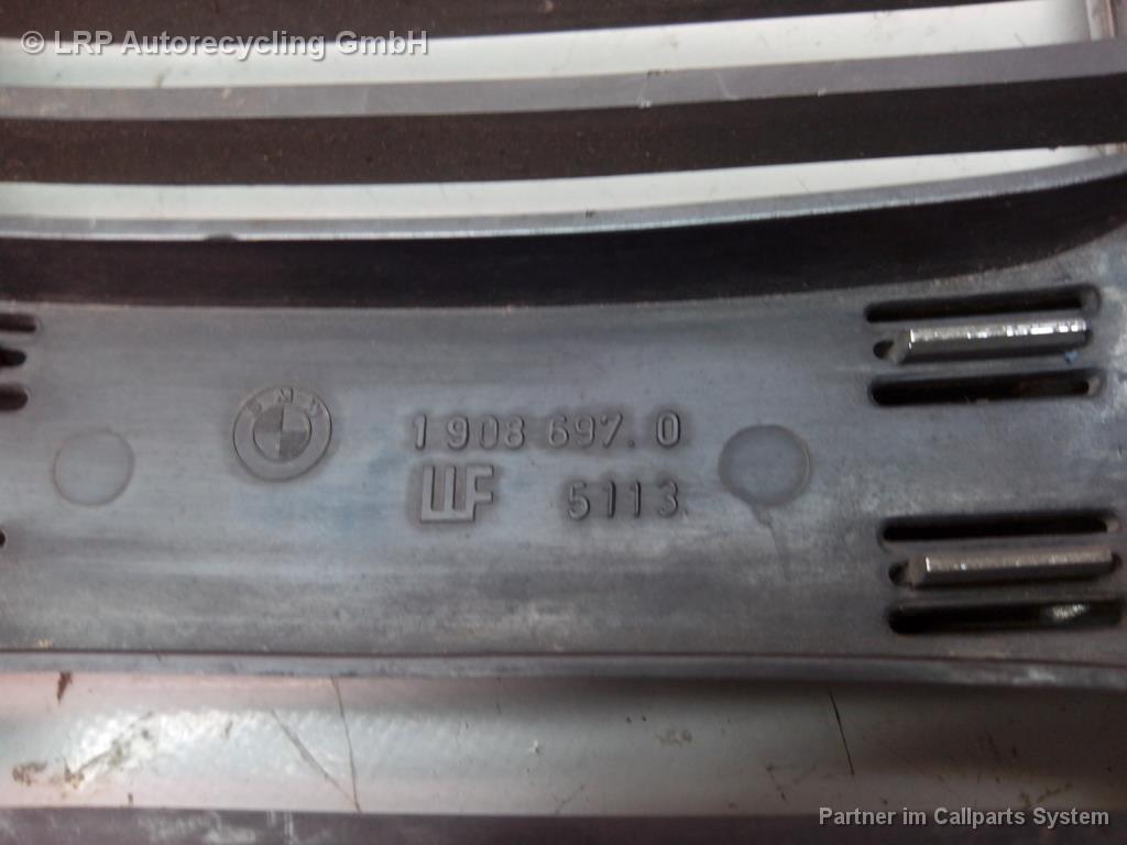 Grill Mitte 51131908697 19086970 BMW 7-Er (E32) (86-94) BJ: 1991