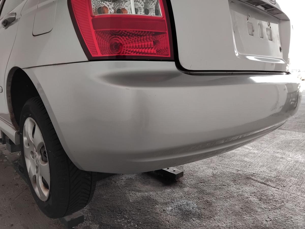 Kia Cerato FE orig Stossf&auml;nger Sto&szlig;stange hinten 5t&uuml;rig Steilheck BJ2006 6C clear silver
