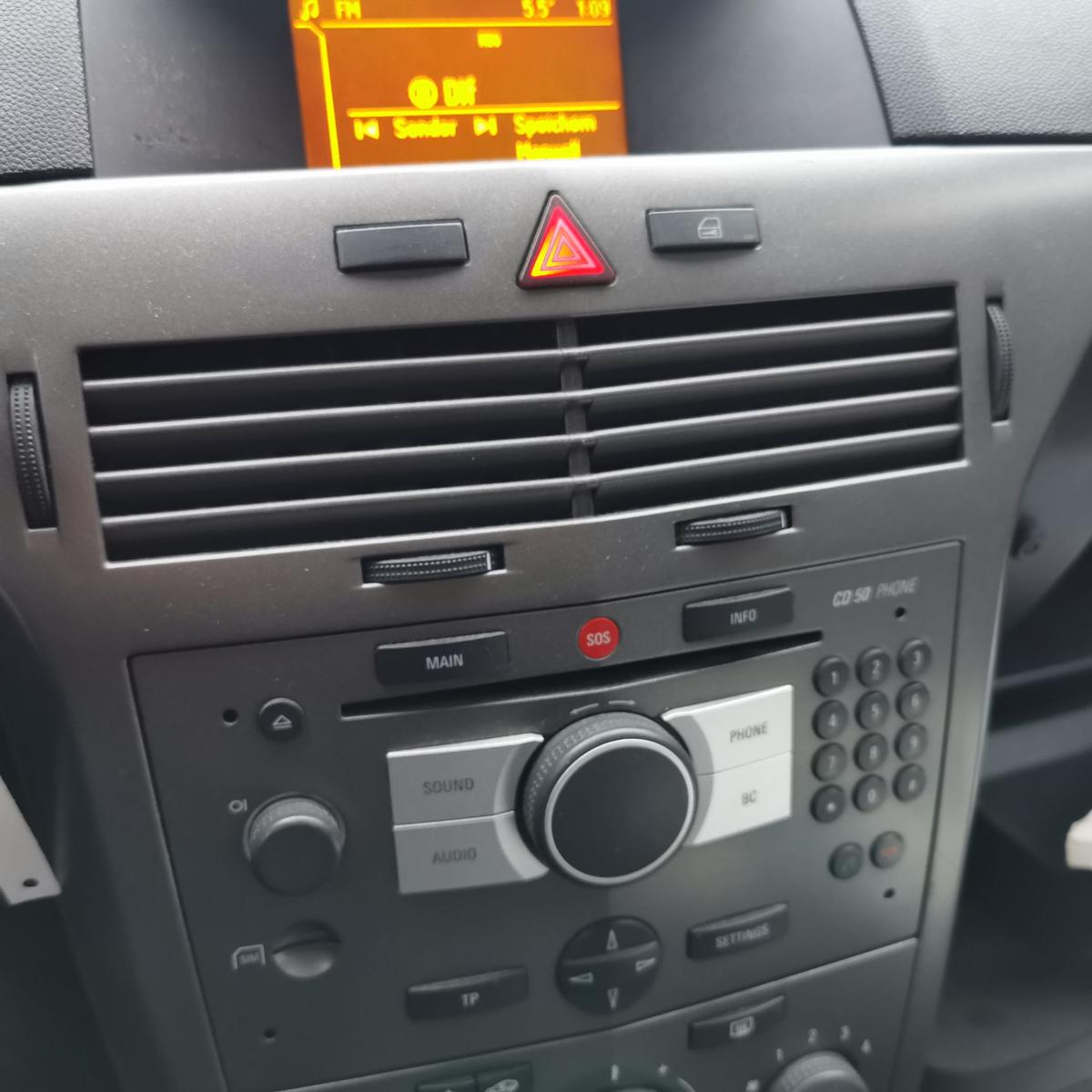 Opel Astra H Caravan Autoradio Radio CD 50 Phone mit Test mit Code