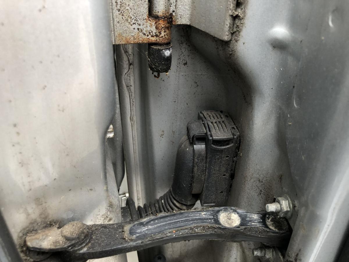 Opel Astra H Caravan T&uuml;r vorn rechts Beifahrert&uuml;r im Rohbau 2AU Starsilber