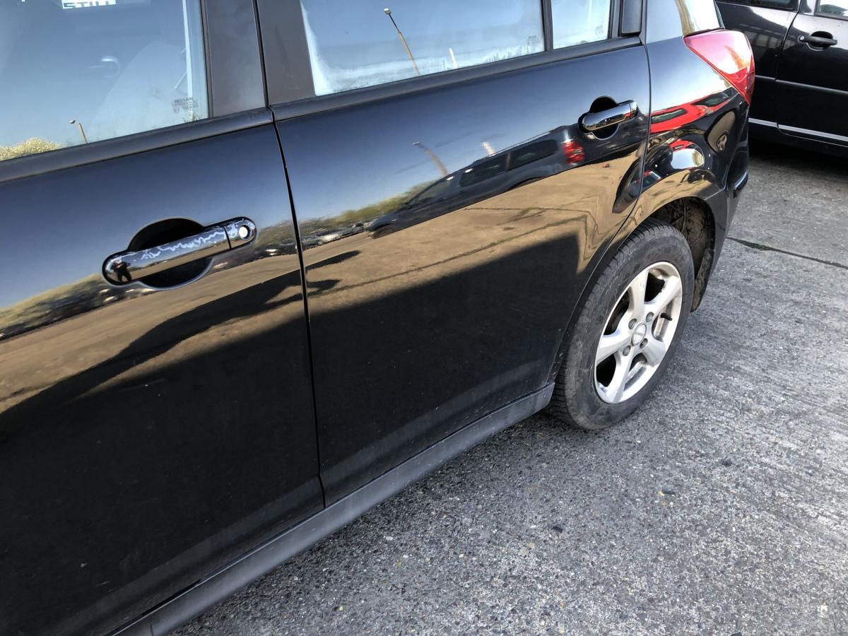 Nissan Tiida C11 T&uuml;r hinten links Fondt&uuml;r im Rohbau KH3 Superblack