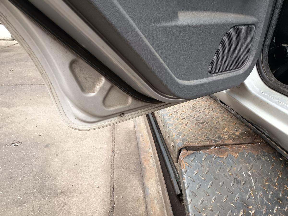 Ford Focus II 5TRG original T&uuml;r Roht&uuml;r hinten links Polarsilber Facelift Bj 2009