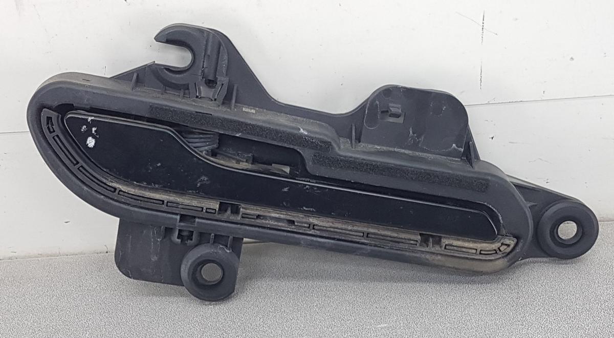Tesla Model Y T&uuml;rgriff vorn rechts 1528115-00-D Bj22 schwarz passt auch hinten