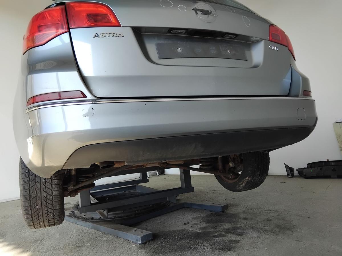 Opel Astra J Sports Tourer original Sto&szlig;f&auml;nger Sto&szlig;stange hinten BJ2015 Facelift