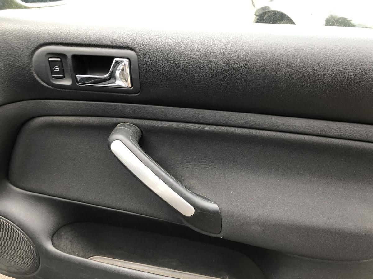 VW Bora 1J T&uuml;rverkleidung vorn rechts Innenverkleidung T&uuml;r T&uuml;rpappe Golf 4