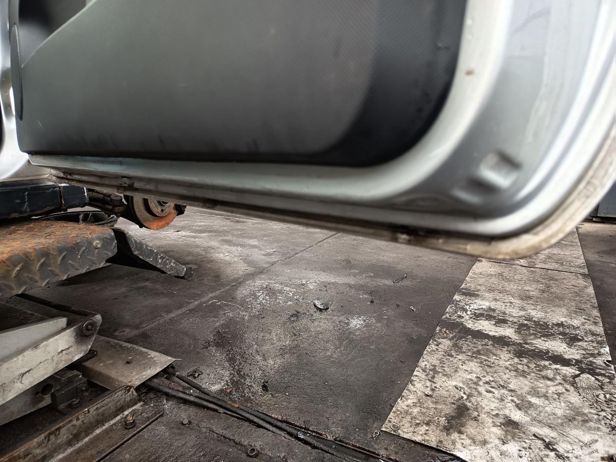 VW Polo III 6N2 original T&uuml;r rechts Beifahrer A7W Reflexsilber Bj 2001