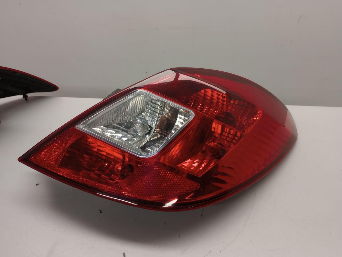 Opel Corsa D 5t&uuml;rer original R&uuml;ckleuchte rechts Heck Schluss Licht Bj 2007