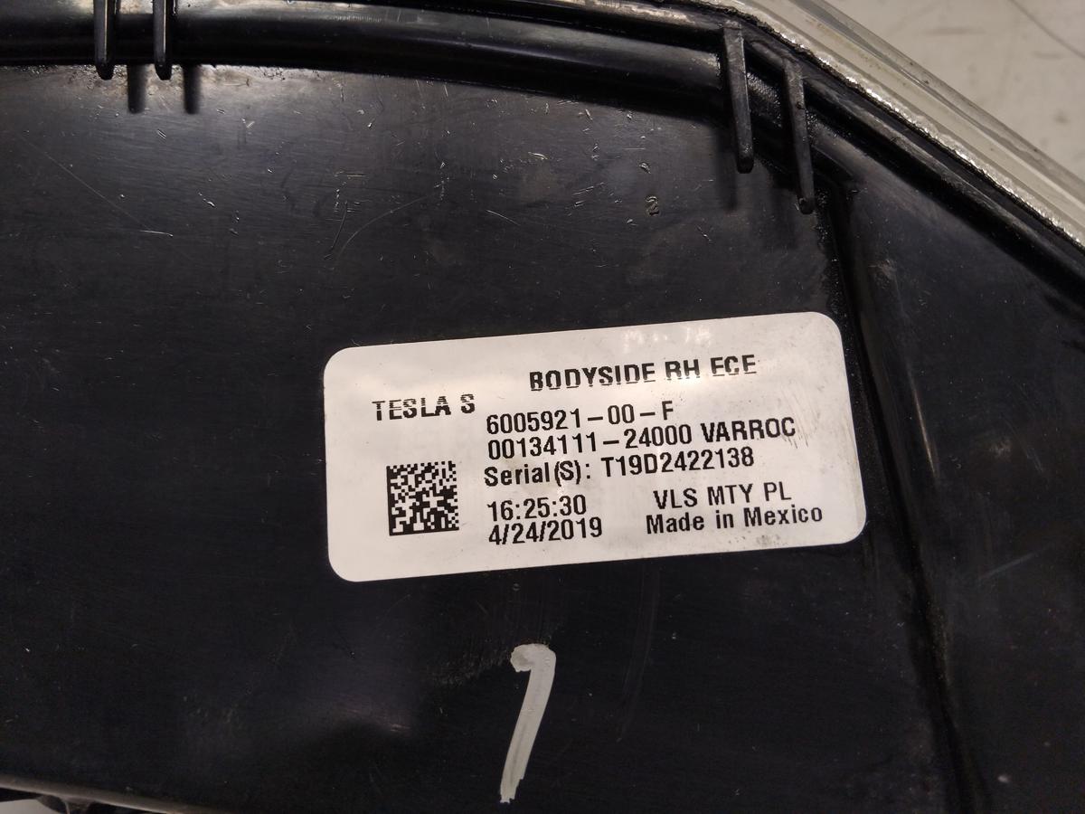 Tesla Model S Facelift original R&uuml;ckleuchte Heckleuchte rechts LED Bj.2019