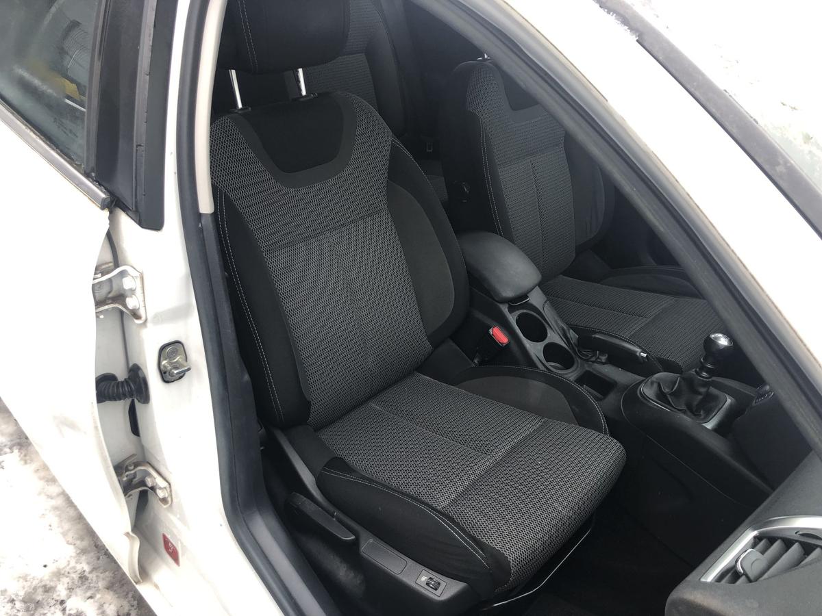 Citroen C4 II Typ N Sitz vorn rechts Beifahrersitz Stoff mit Heizung OEM