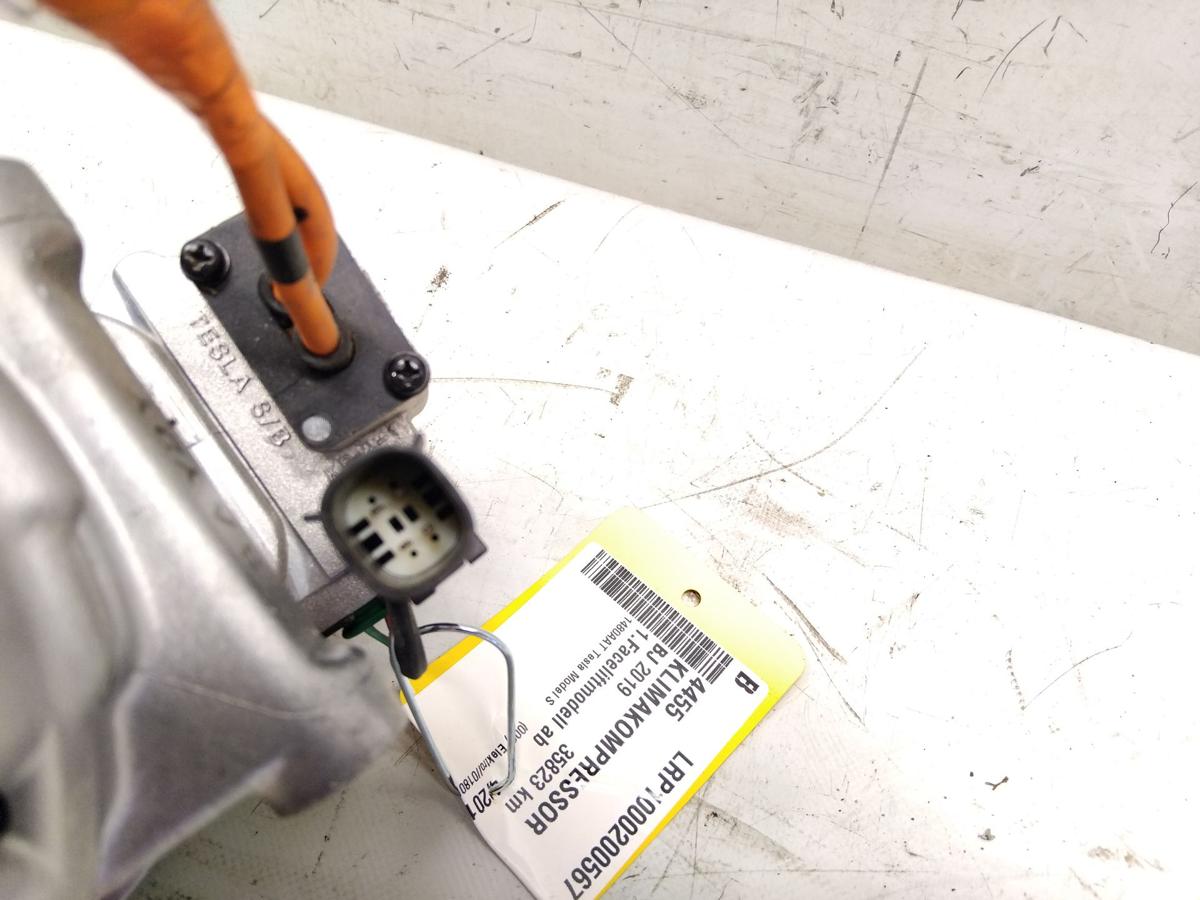 Tesla Model S original Klimakompressor 1063369-99-G mit Cover Bj.2019