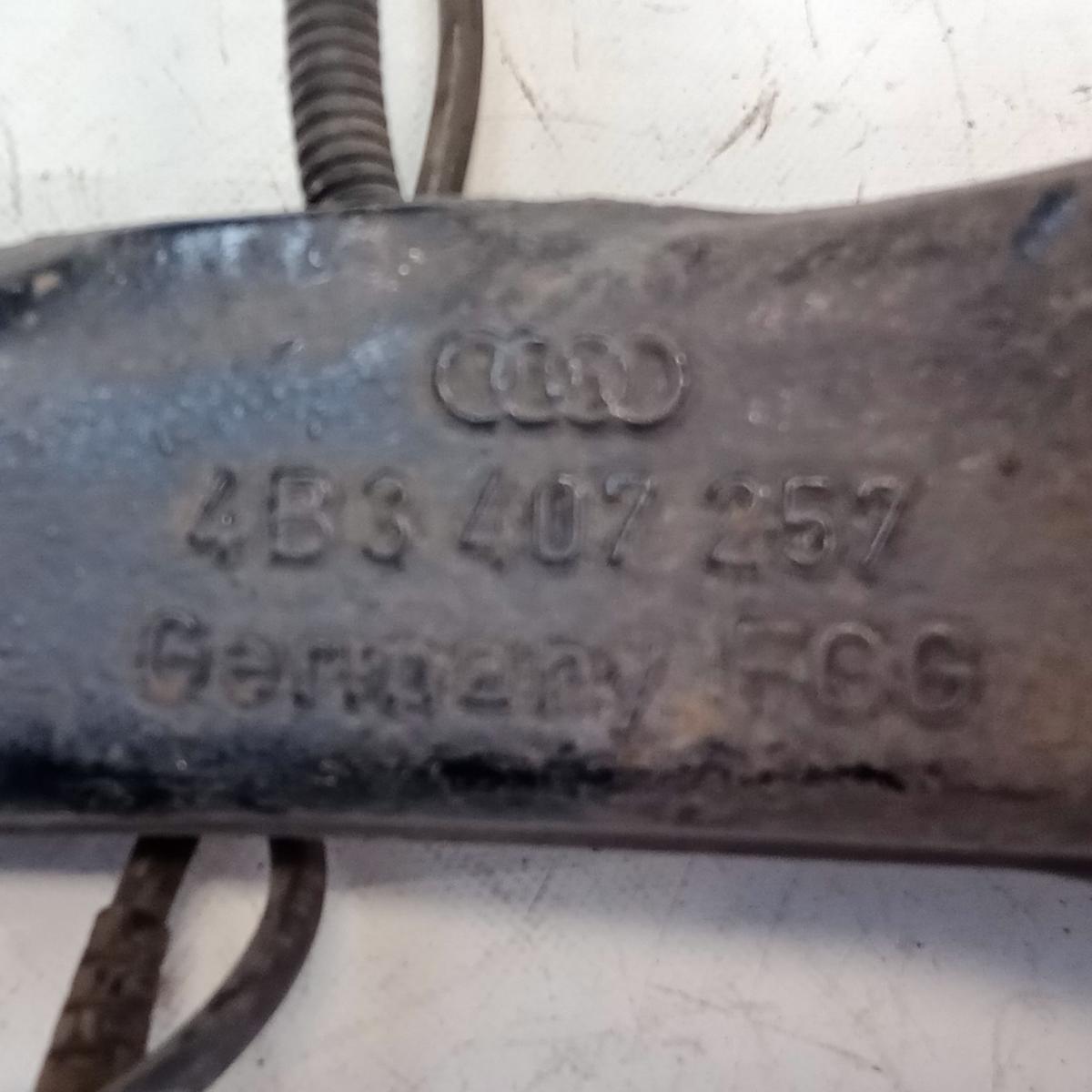 Audi A6 4B original Achsschenkel Radlagergeh&auml;use Vorderachse links 2.7T Bj.1999