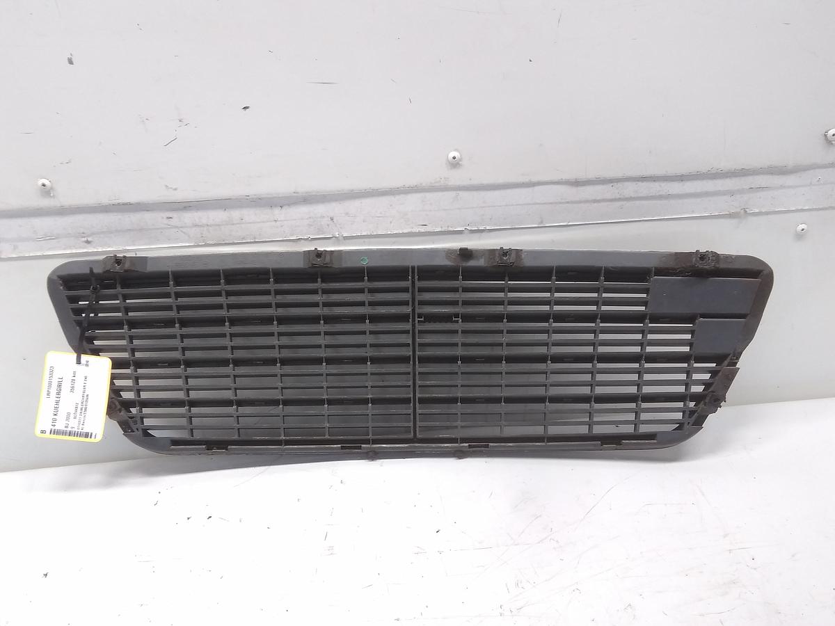 Mercedes Benz 210 BJ2000 original Kühlergrill Grill vorn chrome