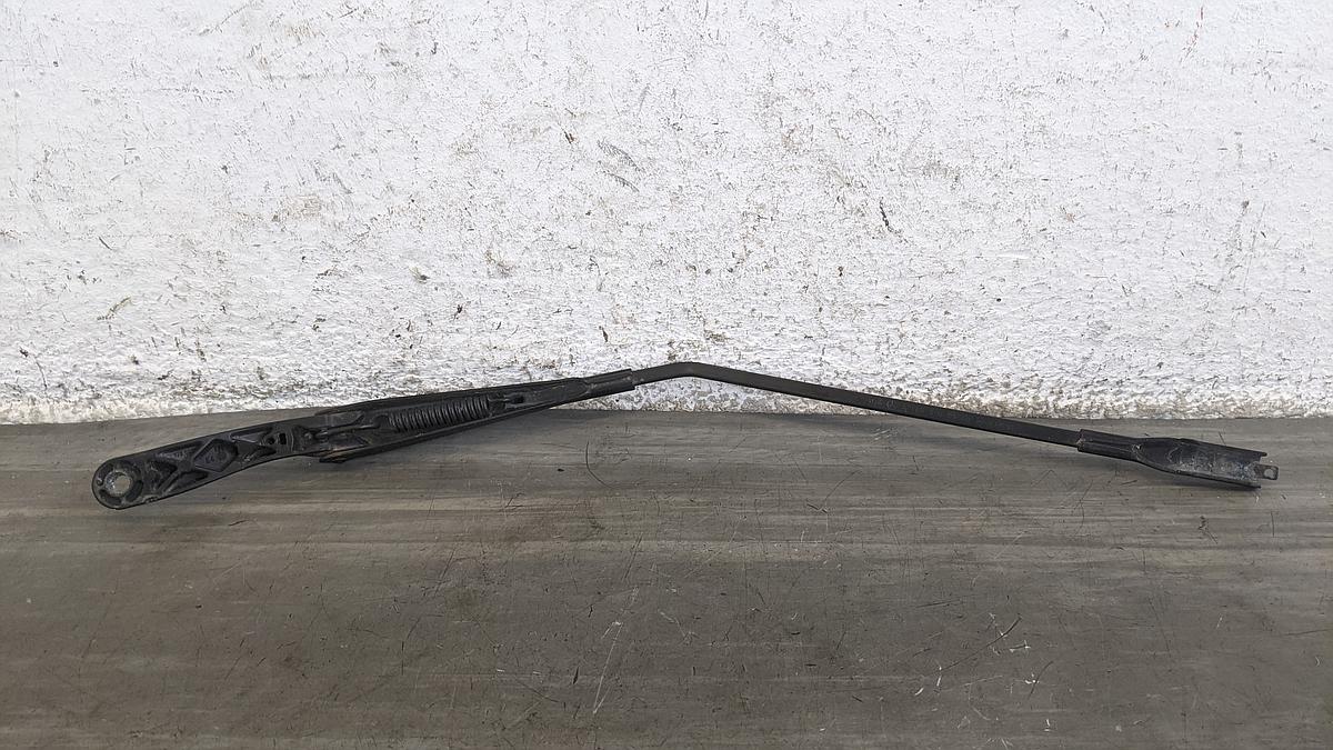 Mercedes A Klasse W169 Wischerarm Wischeraufnahme vorn links A1698200140