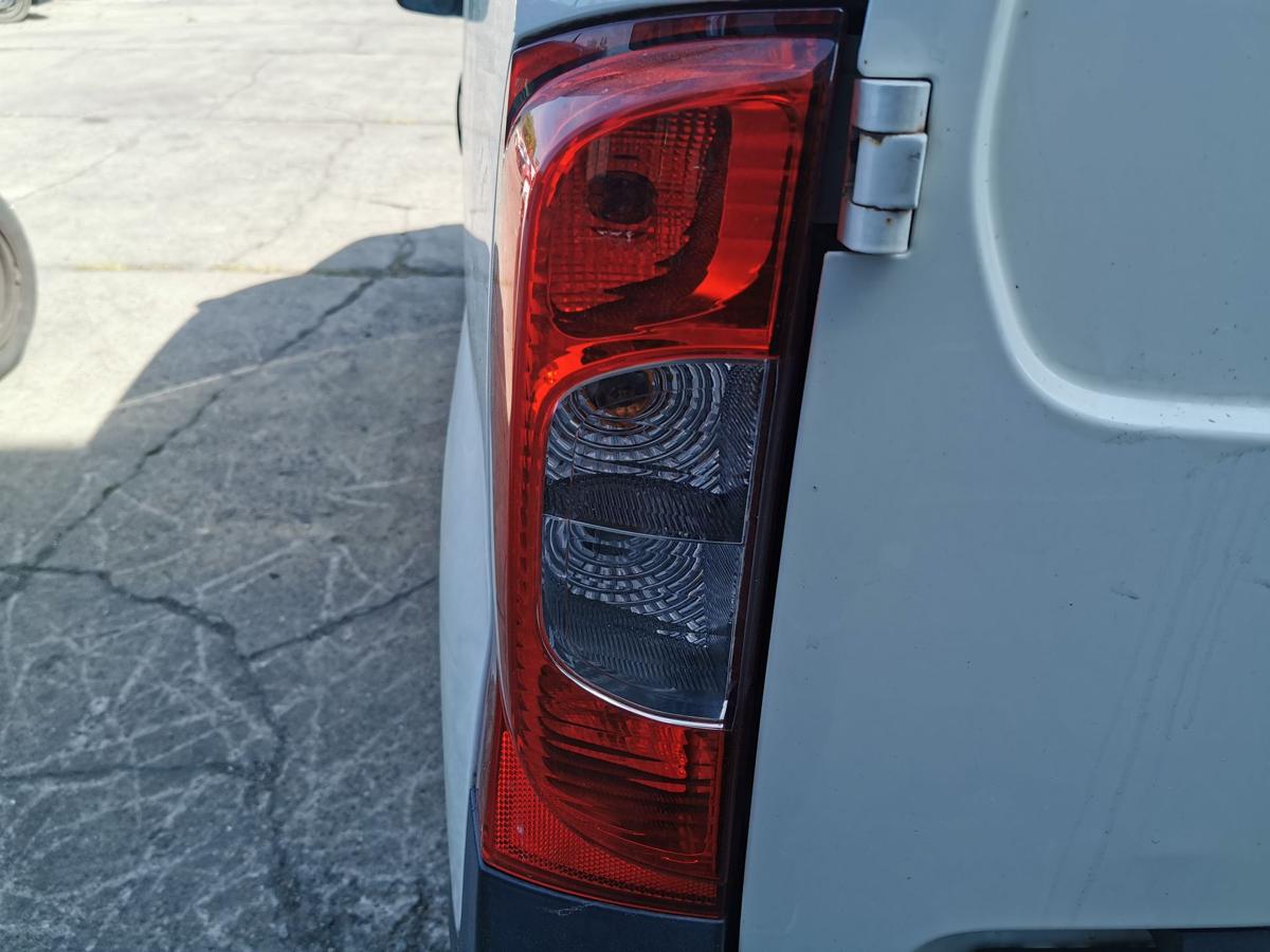 Peugeot Bipper A Rückleuchte Schlussleuchte Rücklicht Lampe hinten links