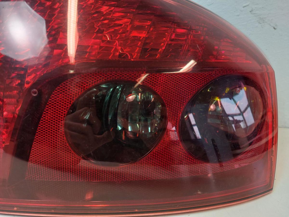 Peugeot 407 6D 6E R&uuml;ckleuchte rechts Limo R&uuml;cklicht R&uuml;ckscheinwerfer Heckleuchte