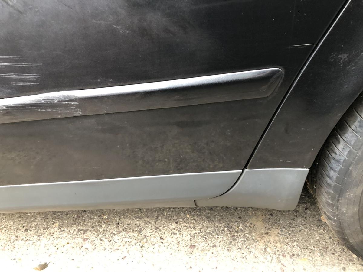 Audi A4 8E B6 Avant T&uuml;r hinten links Fondt&uuml;r Scheibenrahmen LZ9W Ebonyschwarz