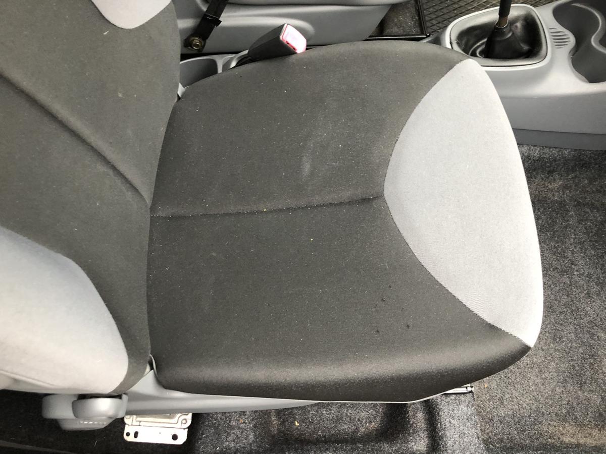 Citroen C1 Typ P Sitz vorn rechts Beifahrersitz ohne Heizung nur f&uuml;r 3 t&uuml;rer