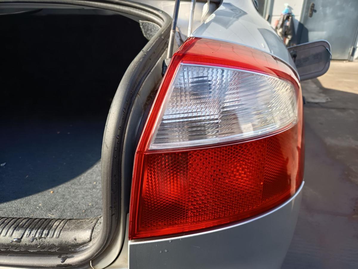 Audi A4 B6 Limo original R&uuml;ckleuchte rechts Heck Schluss Licht Bj 2003