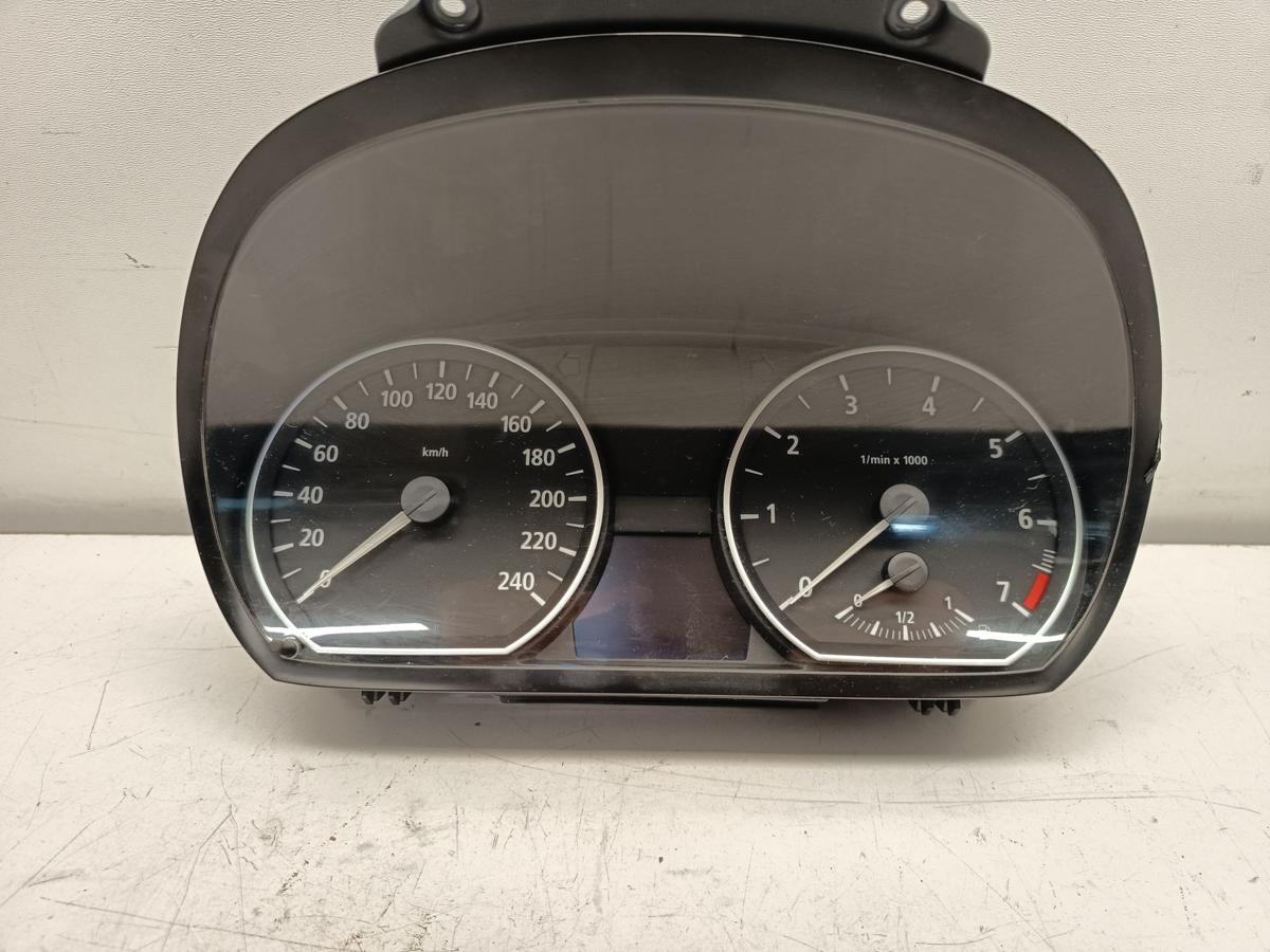 BMW 116I original Kombiinstrument Tacho Geschwindigkeitsanzeige Baujahr 2005