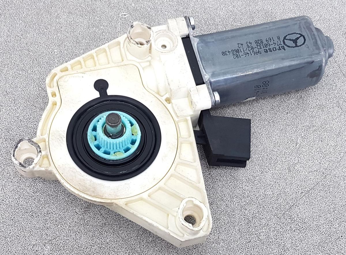 Mercedes A Klasse W169 Fensterhebermotor vorn links A1698204342 996146102 Bj08
