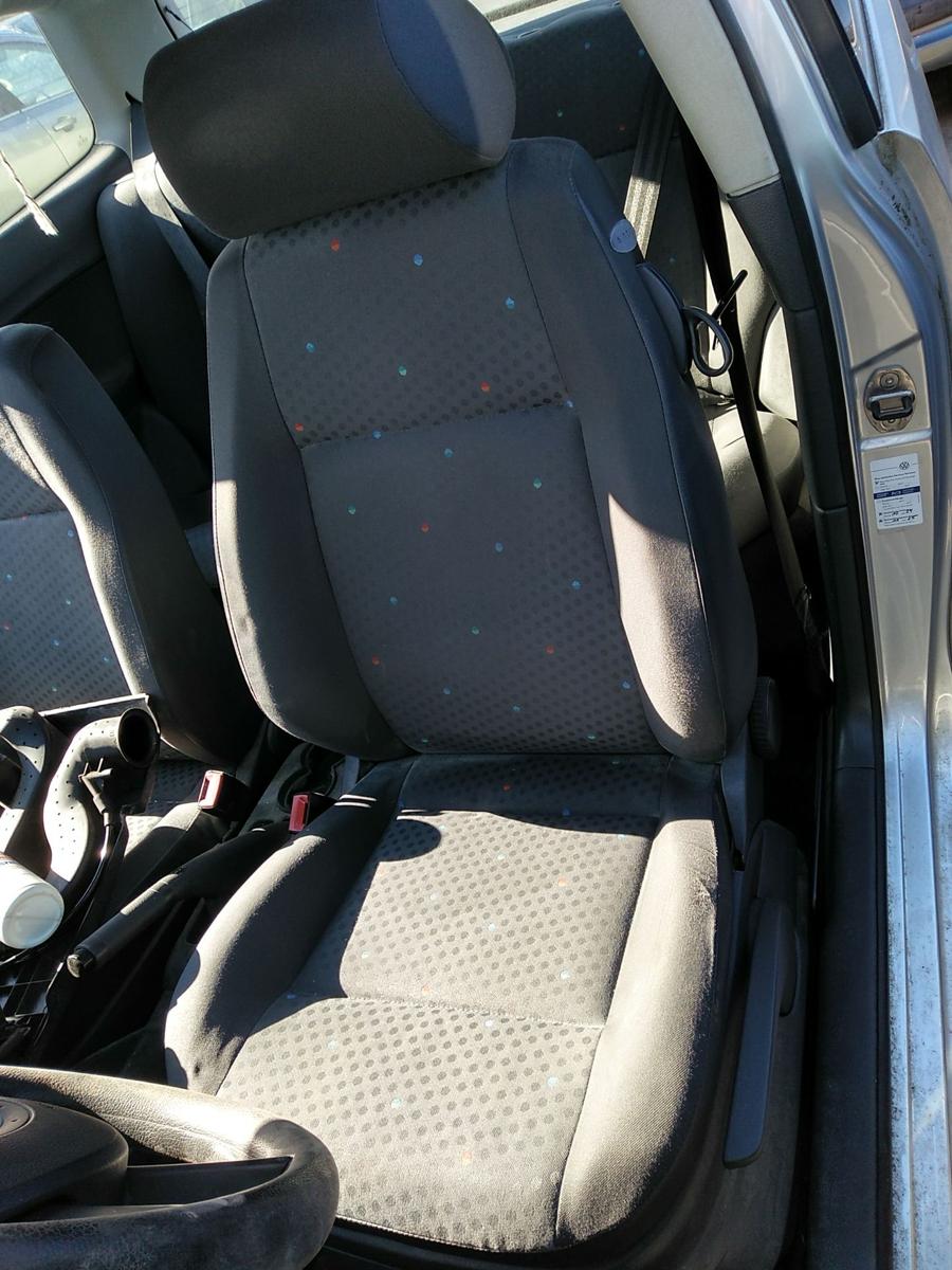 VW Polo 9N1 Bj.2004 Sitz vorn links Fahrersitz 3-t&uuml;rig Stoff grau
