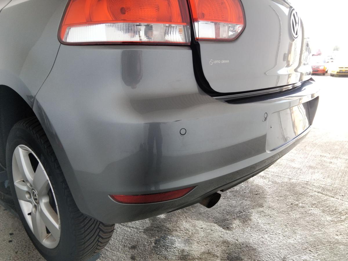 VW Golf 6 original Stoßfänger Stoßstange hinten Fließheck PDC BJ2012 LA7T unitedgrey