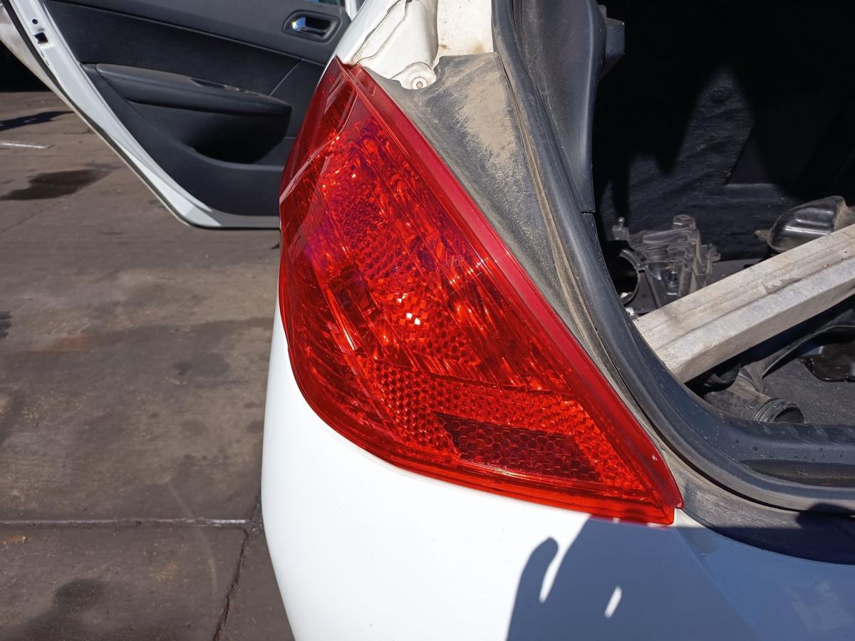 Peugeot 308 original R&uuml;ckleuchte links Heck Schluss Licht Bj 2011