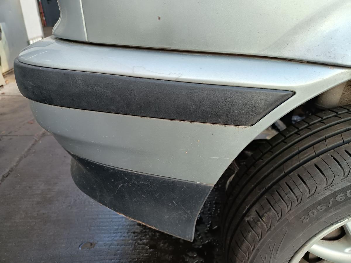 BMW 3er E36 Compact Bj 1997 original Stoßfänger hinten mit PDC 309 Arktissilber