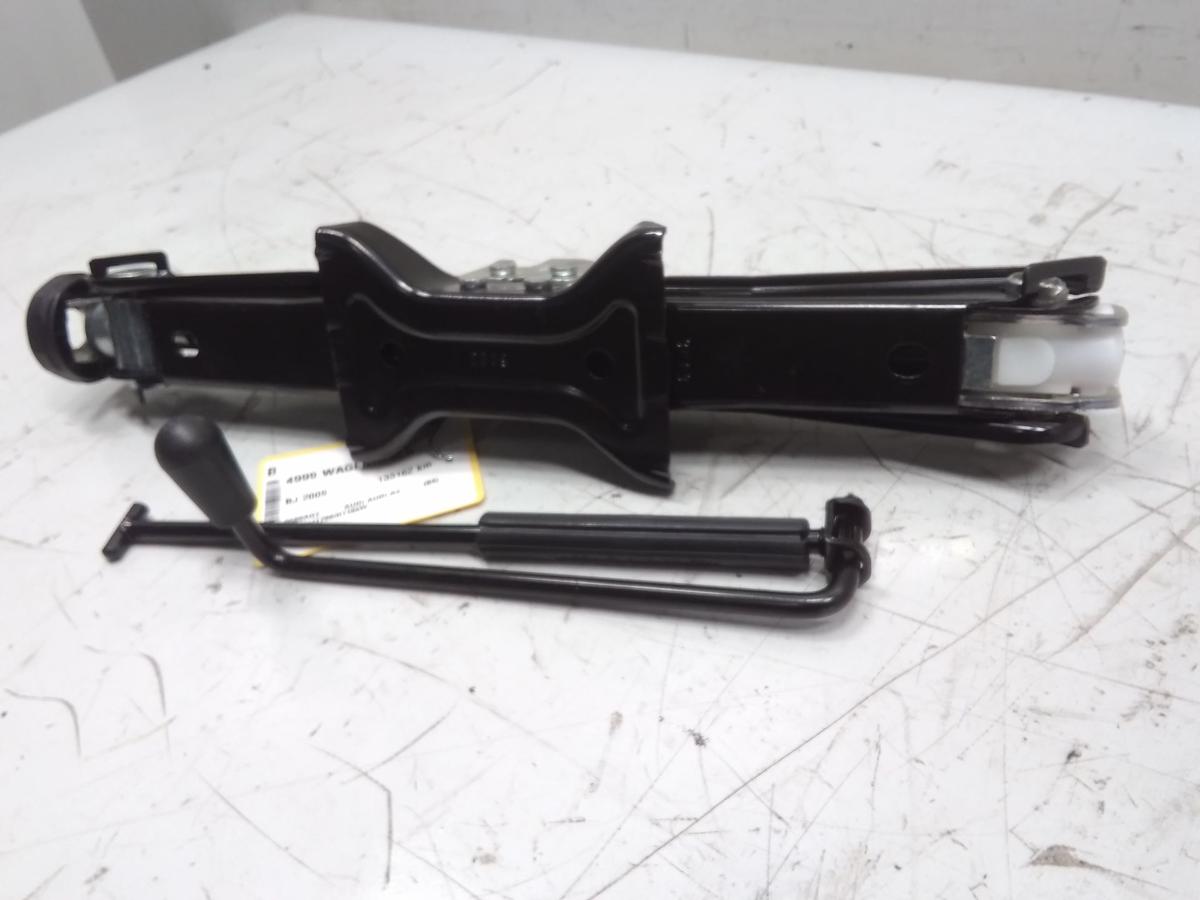 Audi A4 8K B8 original Wagenheber 8K0011031D Bj.2009