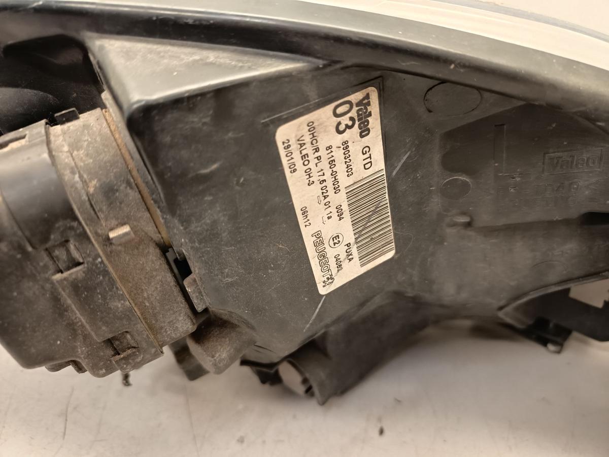 Peugeot 107 Facelift Hauptscheinwerfer links Halogen Front Licht Bj 2009