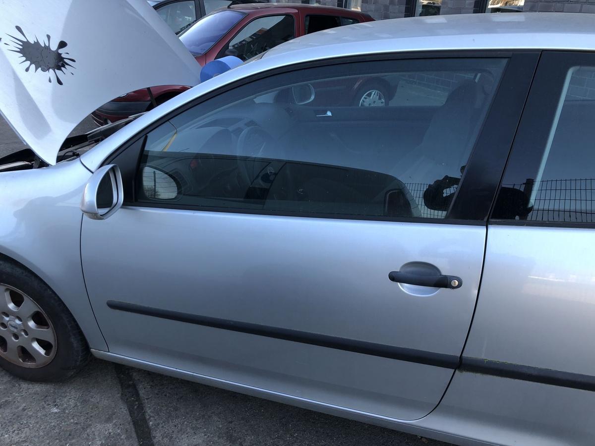 VW Golf 5 V 1K T&uuml;r vorn links Fahrert&uuml;r nur f&uuml;r 3 t&uuml;rer LA7W Reflexsilber