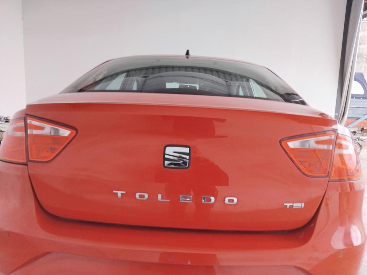 Seat Toledo 4 KG Heckklappe LF3K Passion Red mit Scheibe BJ2015