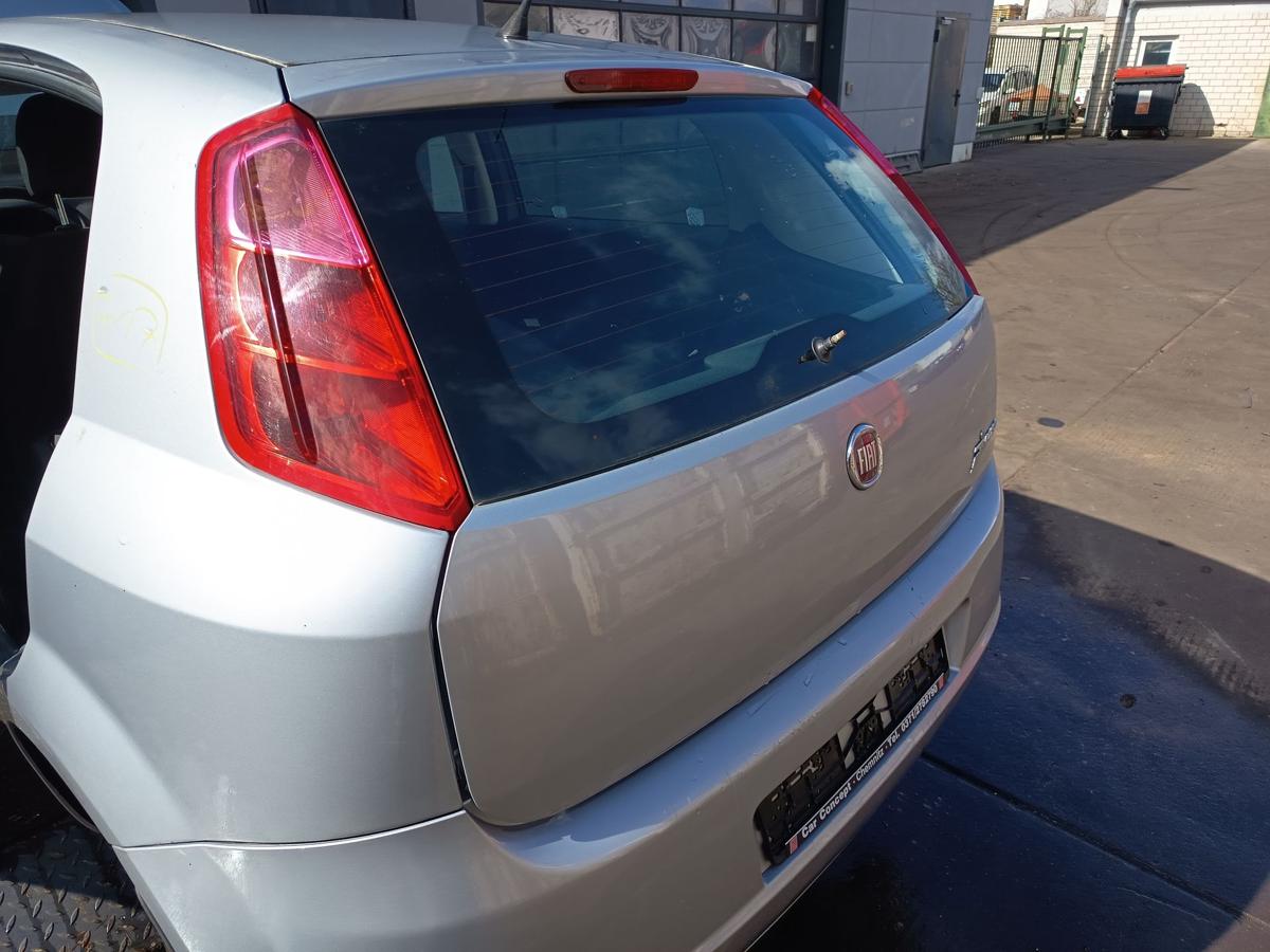 Fiat Grande Punto 199 original Heckklappe mit Scheibe 589/A Jungle grey Bj 2009