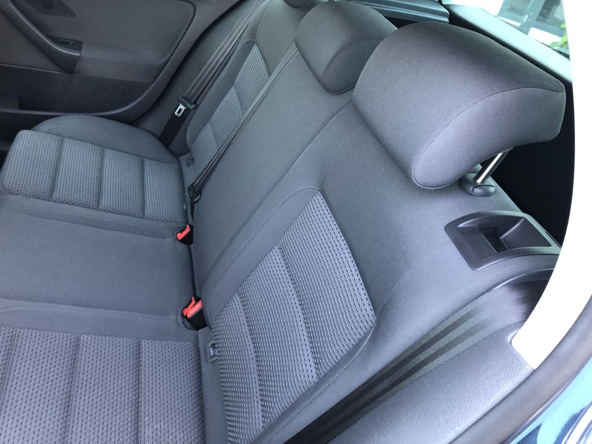 VW Golf 5 V 1K R&uuml;cksitzbank hinten Sitzbank R&uuml;ckbank f&uuml;r 5 t&uuml;rer Stoff