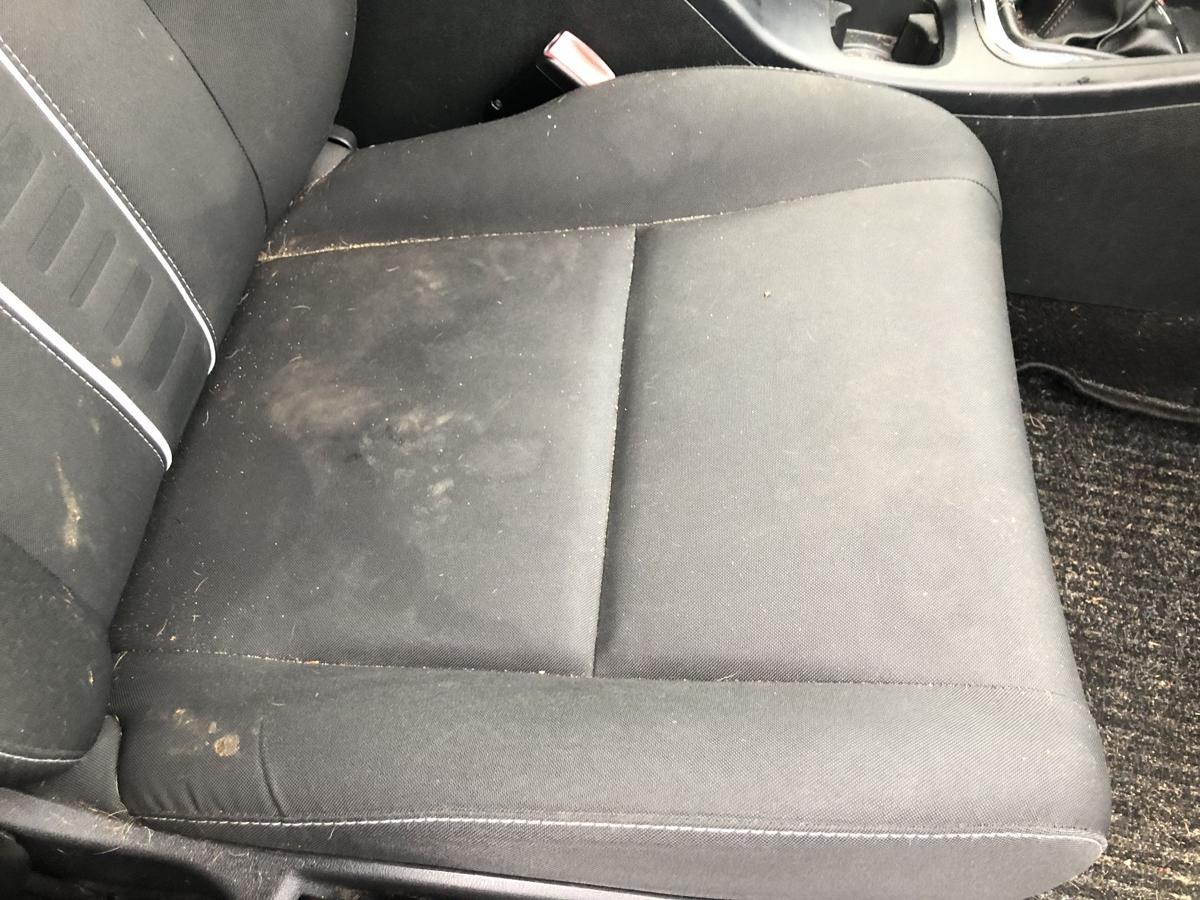 Renault Megane III 3 Sitz vorn rechts Beifahrersitz Stoff Heizung Stoffsitz