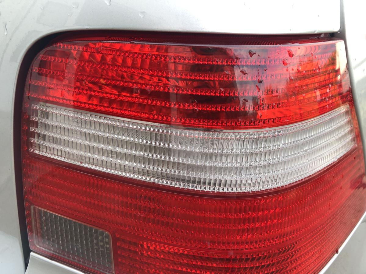 VW Golf 4 IV 1J R&uuml;ckleuchte rechts R&uuml;cklicht Heckleuchte 3/5-t&uuml;rer Pacific