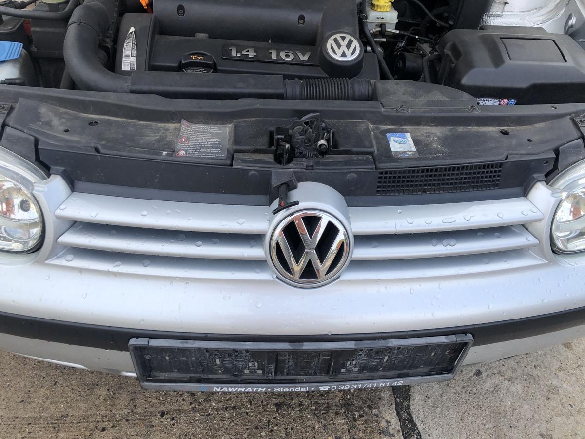 VW Golf 4 IV 1J K&uuml;hlergrill Frontgrill Grill mit VW Logo LA7W Reflexsilber