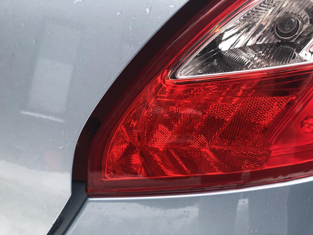 Mazda 2 Typ DE R&uuml;ckleuchte rechts R&uuml;cklicht Lampe hinten R&uuml;ckscheinwefer