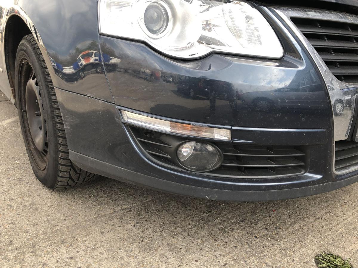 VW Passat 3C B6 Sto&szlig;f&auml;nger vorn Frontsch&uuml;rze Grill Nebel LC5F Blue Graphit