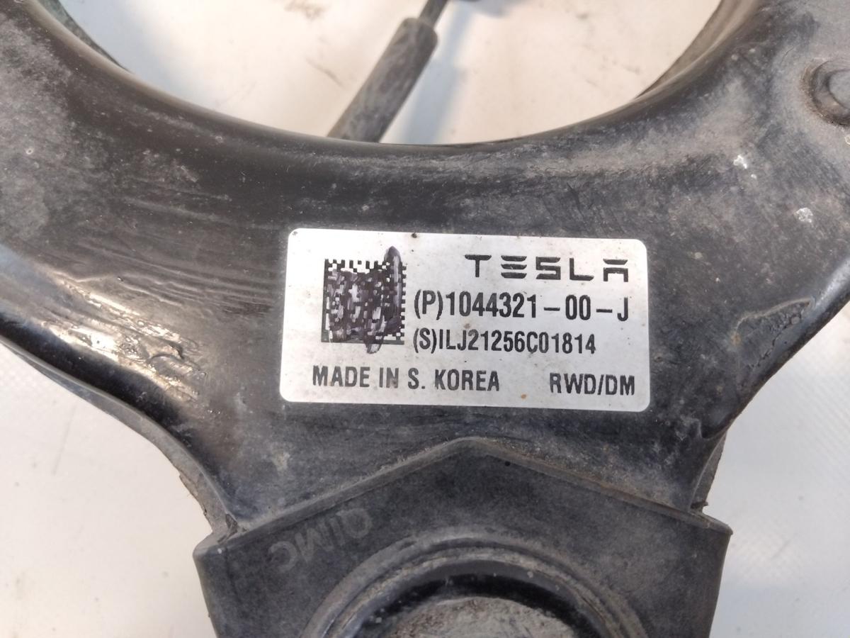 Tesla Model 3 original Querlenker Vorderachse links oben mit Lagerbock BJ2019