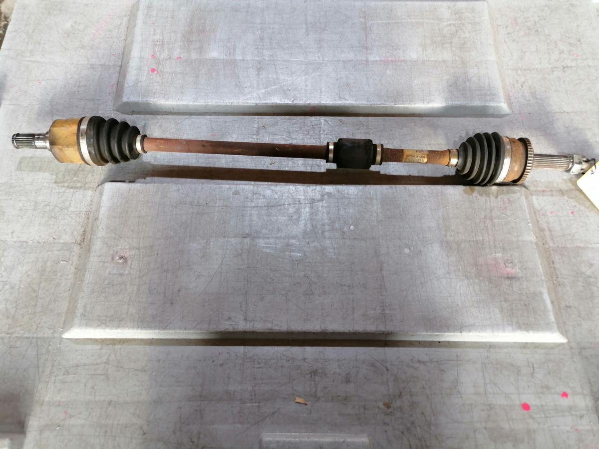 Hyundai I20 original Gelenkwelle Antriebswelle vorn rechts 1.2 57kw Bj.2011