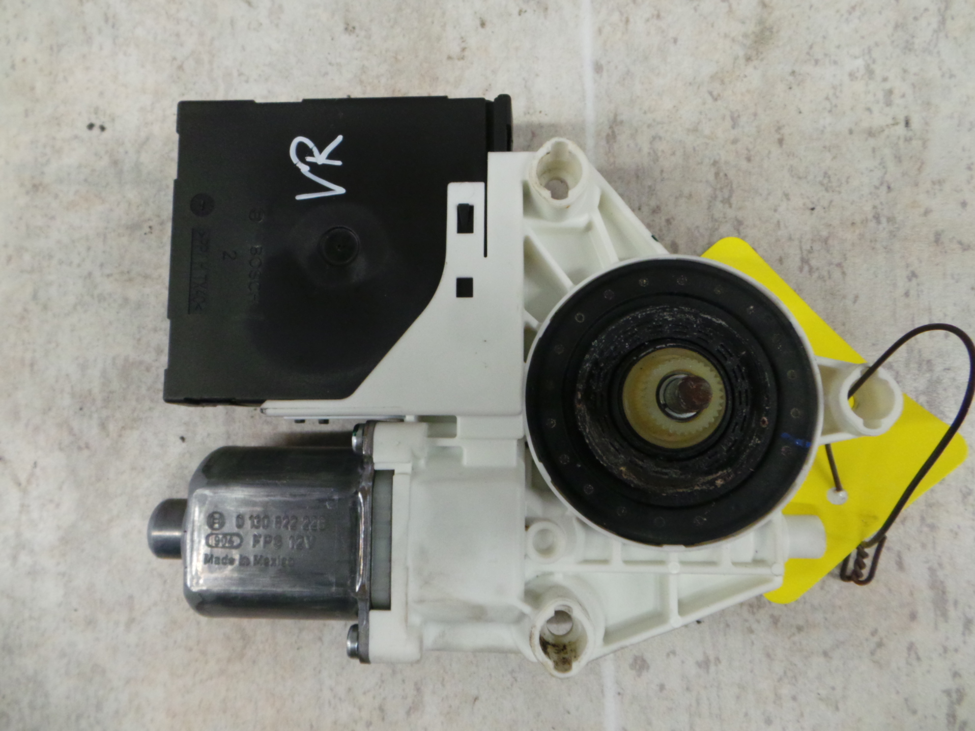 VW Golf 5 (V) Variant 07-09 Fensterhebermotor vorn rechts 1K5837402 Bosch