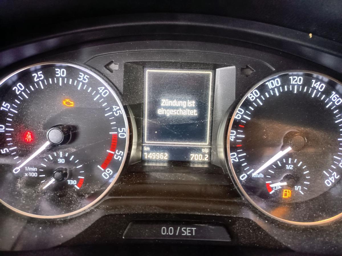 Skoda Rapid original Kombiinstrument Tacho 5JA920810 Baujahr 2016