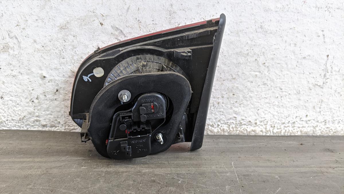 VW Golf IV 6 1K Rückleuchte Schlußleuchte innen links 5K0945093G