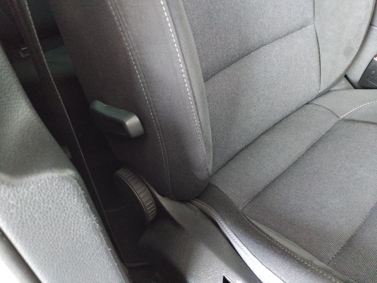 VW Golf 6 orig. Sitz vorn rechts Beifahrersitz Stoff dunkelgrau 5-Türer BJ2012