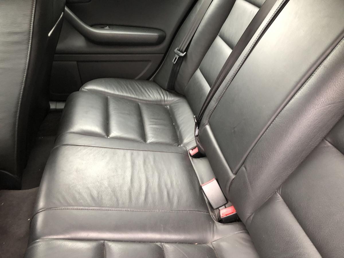 Audi A4 8E B6 Avant Lederausstattung Ledersitze schwarz Ledersitzausstattung